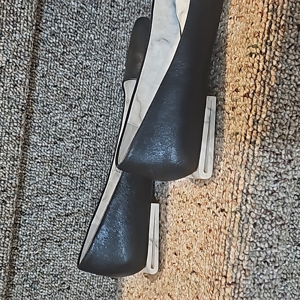 Calvin Klein "Bora" Saffiano Leather Flat - Picture 7 of 9